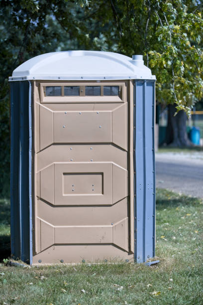 Best Porta potty rental near me  in Charlevoix, MI